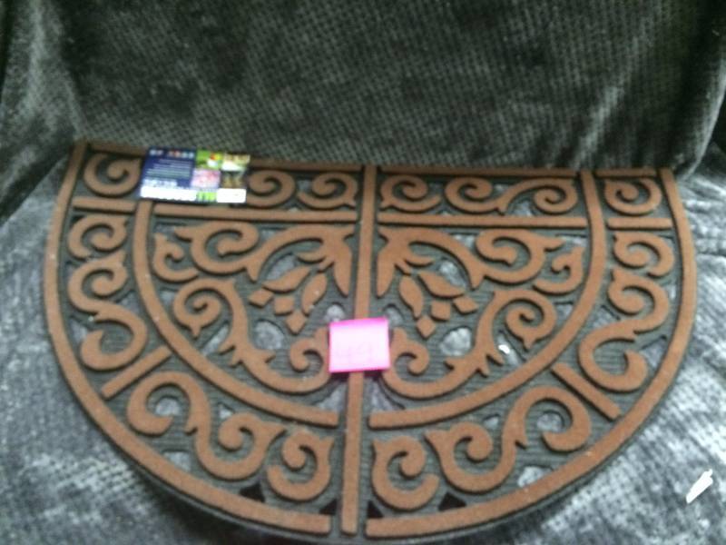 lot 49 image: All Season Heavy Duty Entrance Mat New