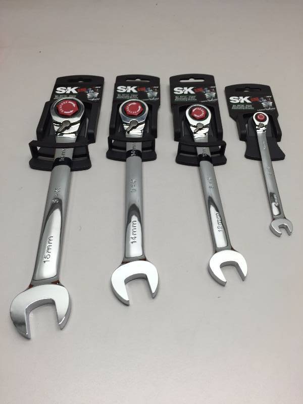 lot 5 image: S-K 4PC REVERSIBLE G-PRO WRENCH SET