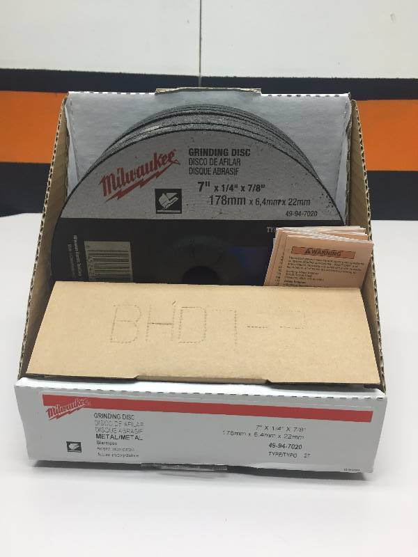 lot 29 image: MILWAUKEE METAL GRINDING DISCS 10PC