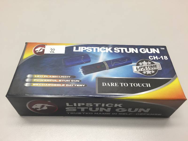 lot 32 image: LIPSTICK RECHARGEABLE STUN GUN WITH LED LIGHT