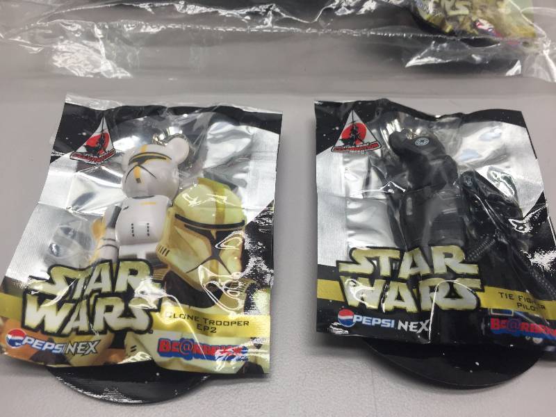 lot 47 image: STAR WARS ITEMS