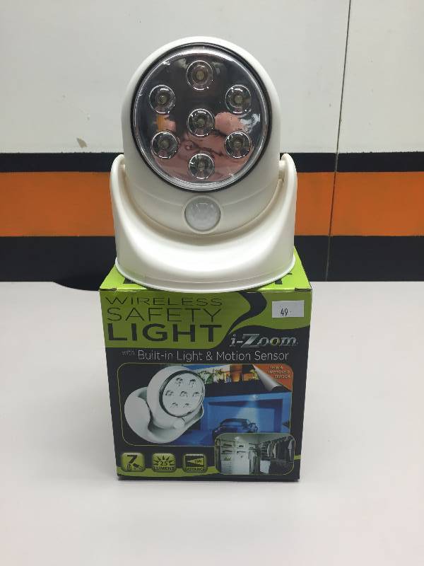 lot 49 image: WIRELESS SAFETY LIGHT