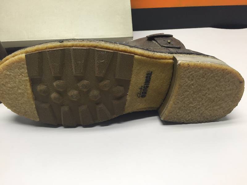 lot 64 image: CLARKS ORIGINALS ZIPPER BOOT