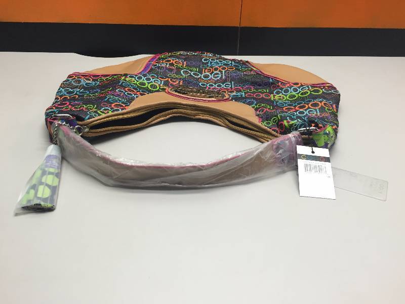 lot 65 image: COOGI HAND BAG