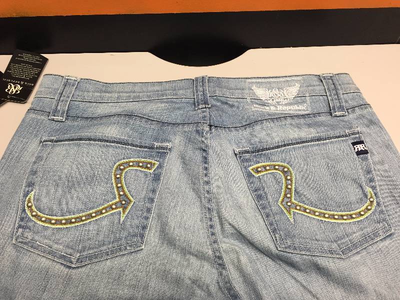 lot 78 image: ROCK & REPUBLIC JEANS, 34X34 REVEAL BLUE