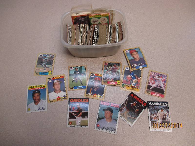 Lot Of Mixed Lot Baseball Cards....