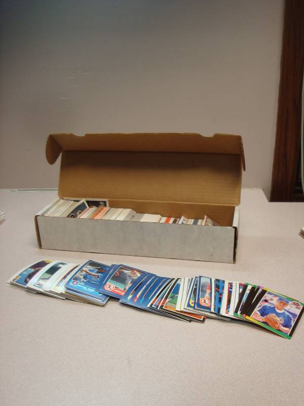 Mixed Lot Box Of Baseball And&nbspSportscard...
