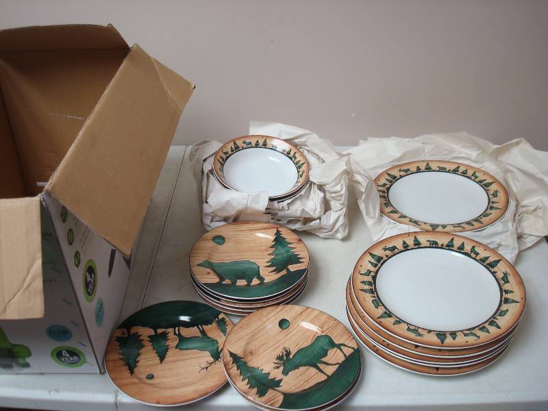 Set Of David Carter Brown Log Cabin Plate Set...