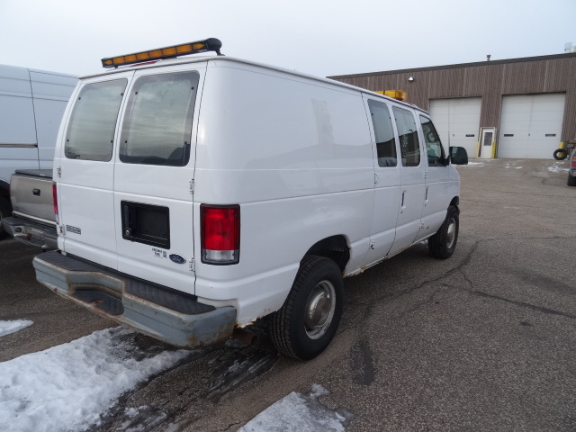 2001 Ford E250