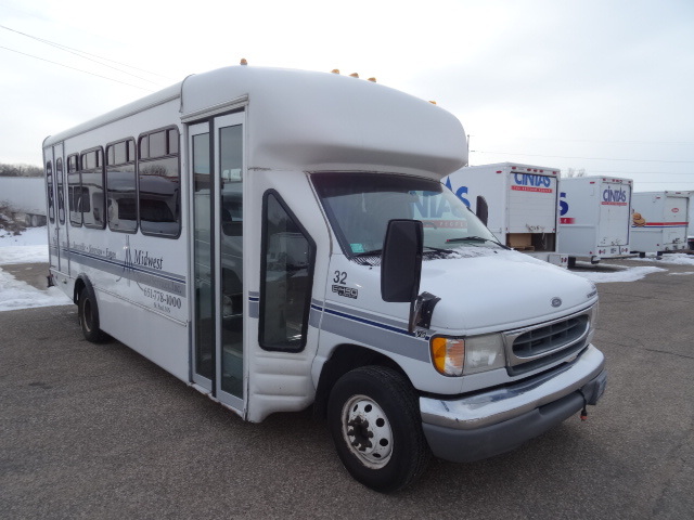 2001 Ford E450 Bus