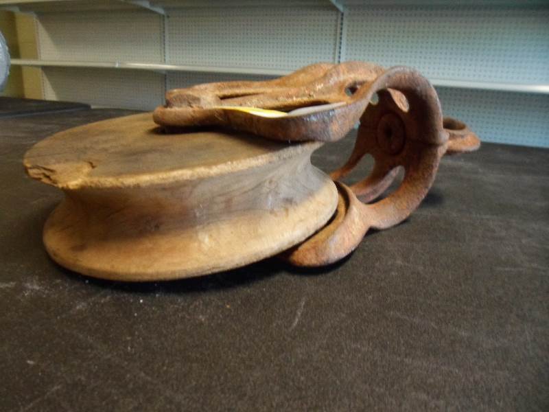 Vintage Wood Block & Tackle...