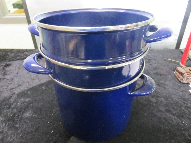 Large Blue Pasta Pot w2 Straingers