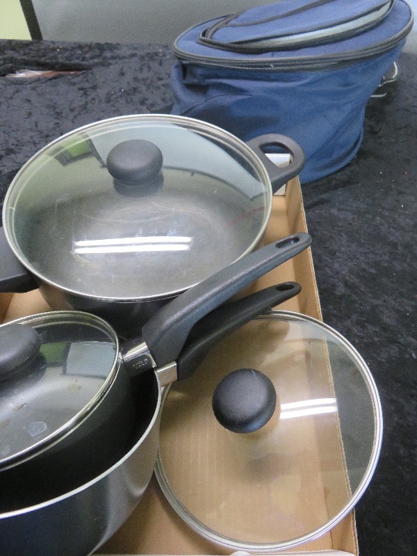 Set of 3 Pots WLids and Dish Carrier