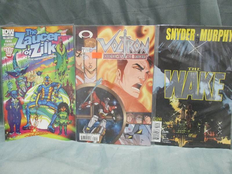 Comic Book lot of 3 books- vary...