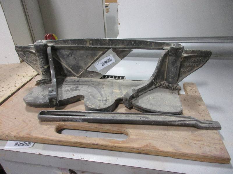 Miter box