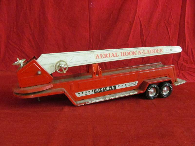 lot 2 image: Nylint toy