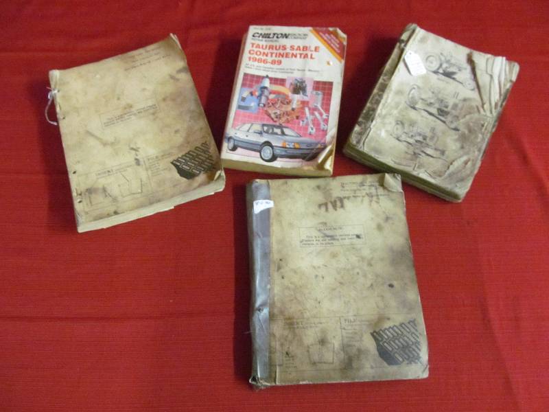 lot 4 image: Vehicle and Tractor manuals