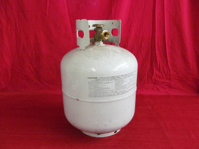 lot 8 image: LP tank