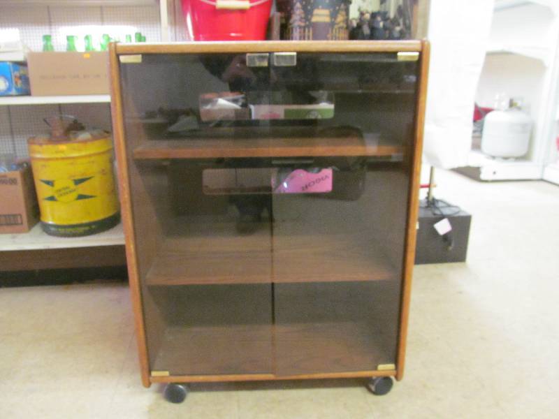lot 20 image: utility cabinet