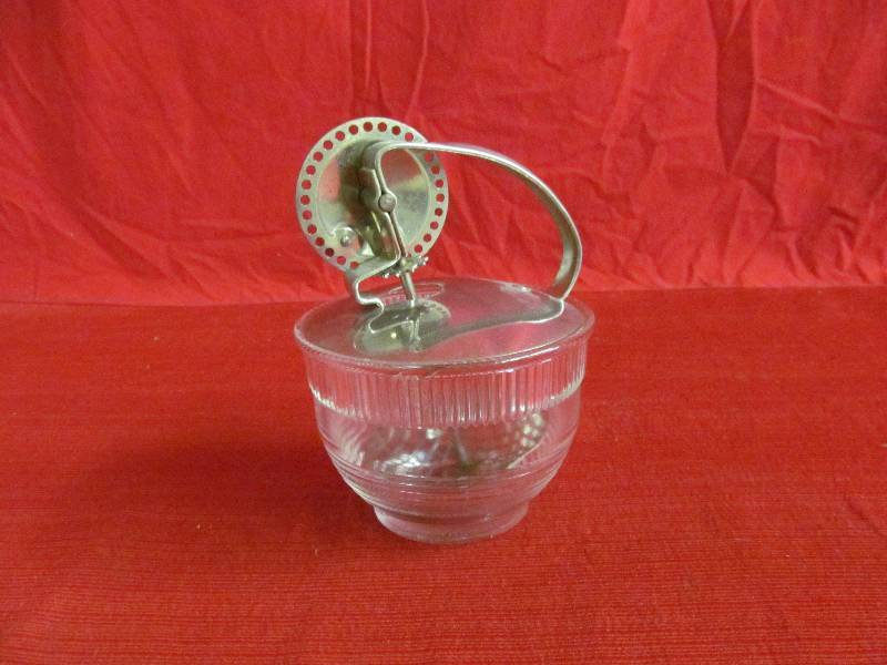 lot 24 image: vintage egg white beater
