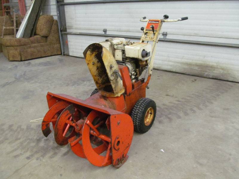 lot 49 image: Gilson Snow thrower