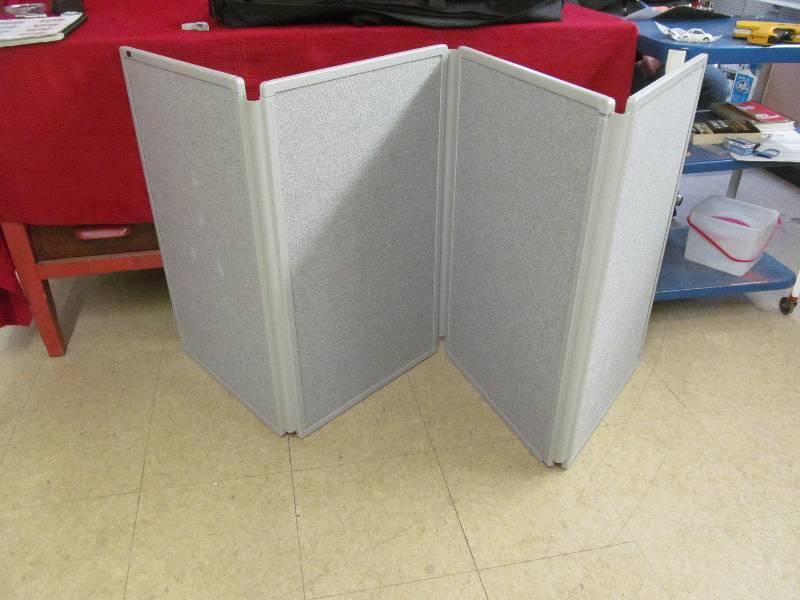 lot 59 image: folding partitioned