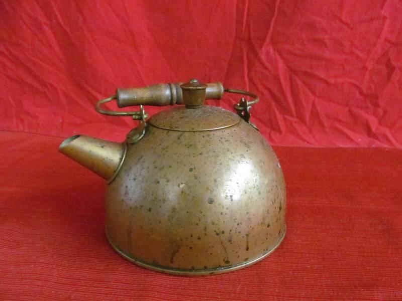 lot 72 image: tea kettle