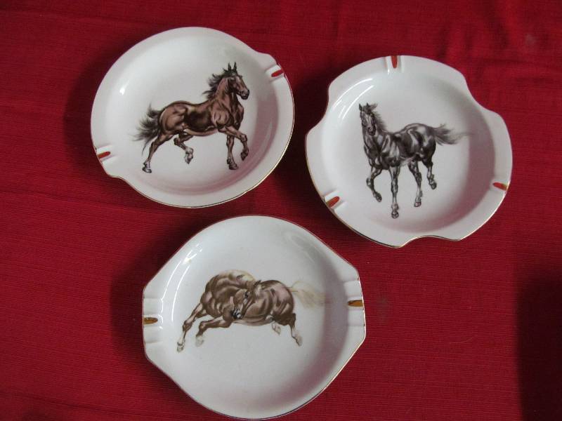 lot 74 image: vintage ashtray