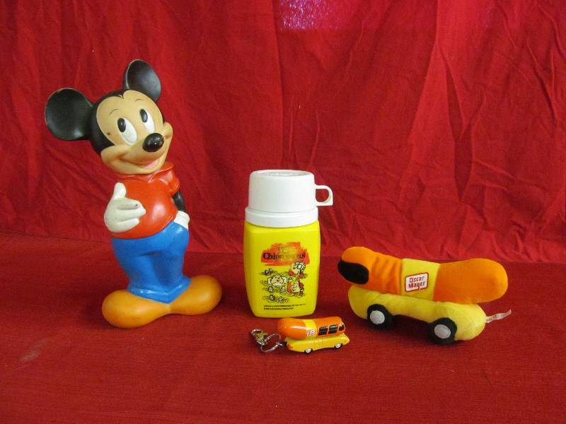 lot 84 image: vintage collectable