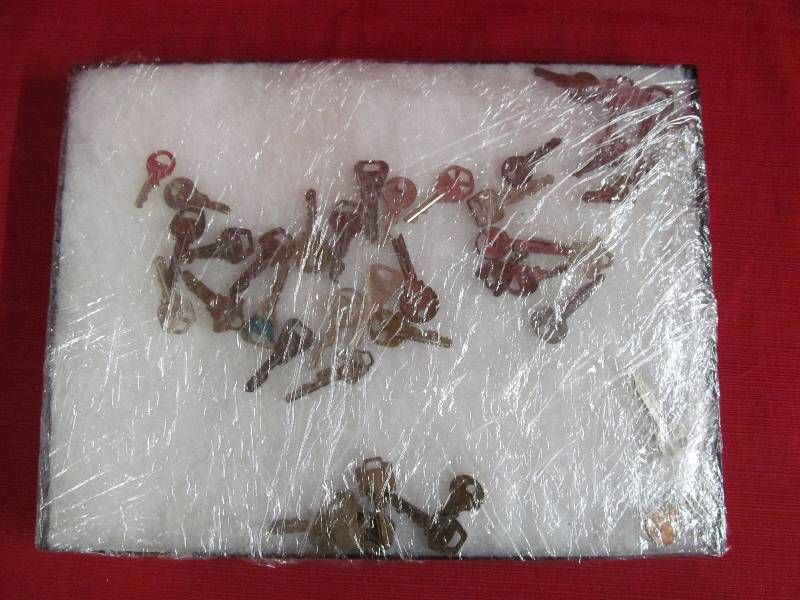 lot 96 image: keys