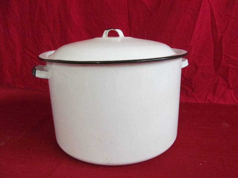 lot 104 image: enamel