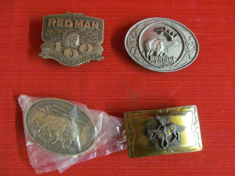 lot 111 image: belt buckle