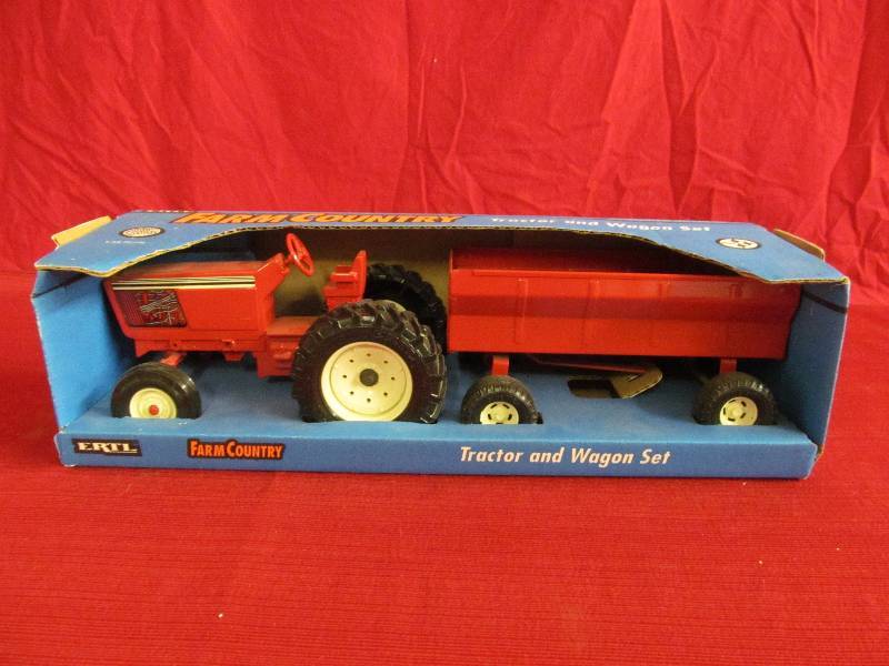 lot 124 image: collectable toy