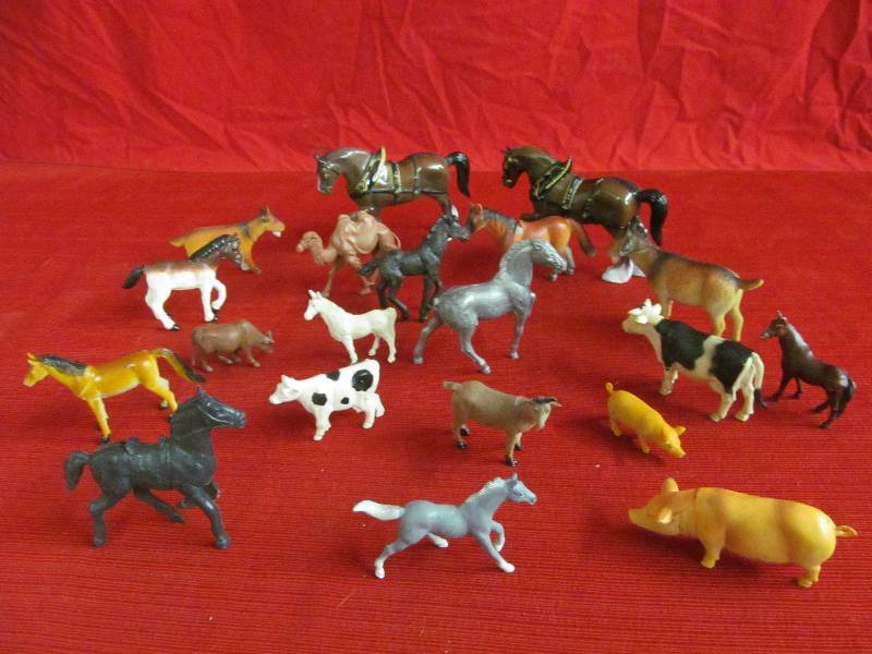 lot 127 image: collectable toy