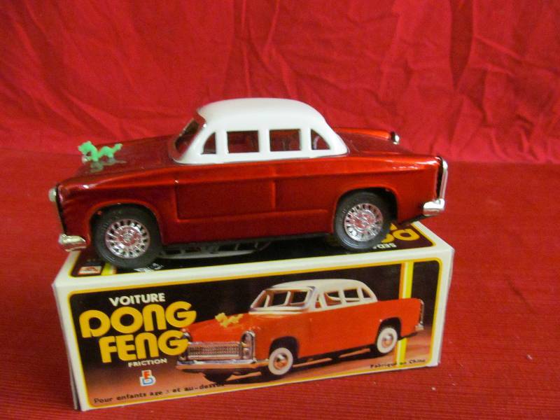 lot 144 image: collectable toy