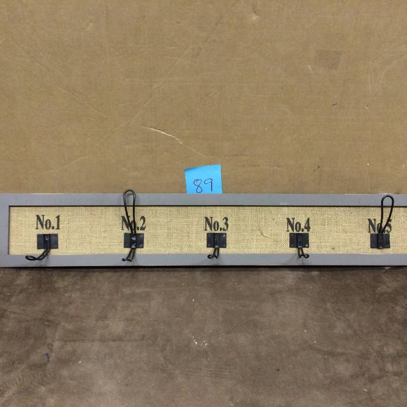 Number Hooks 2 are damaged