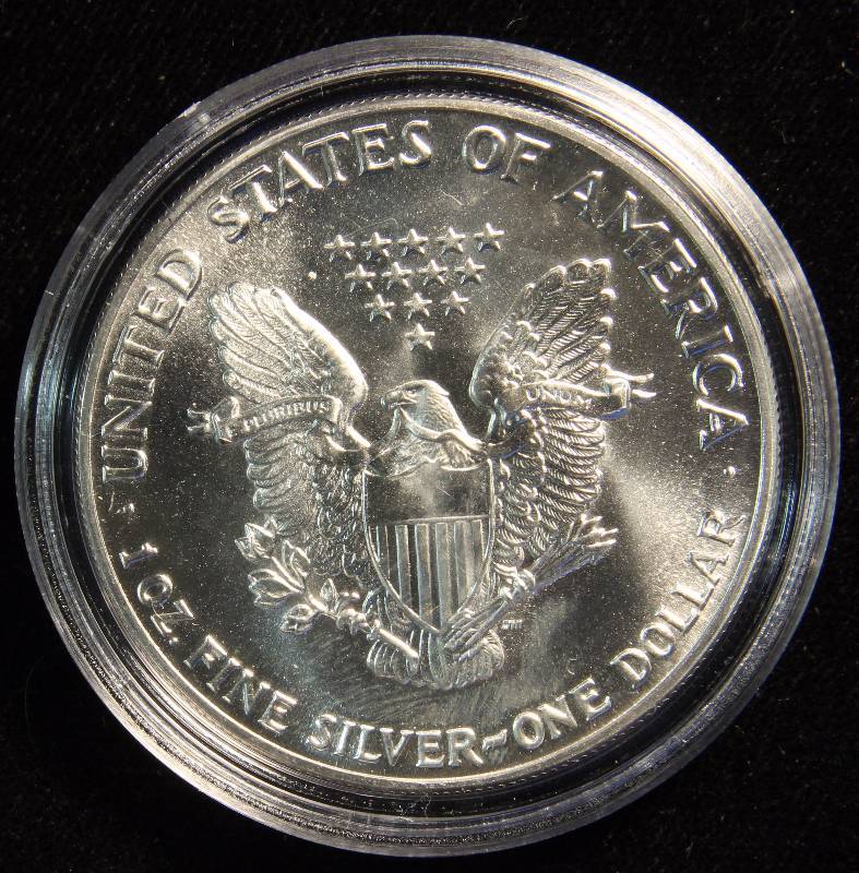 1988 AMERICAN SILVER EAGLE 1 TROY OZ. .999 FINE SILVER DOLLAR IN AIRTITE CAPSULE