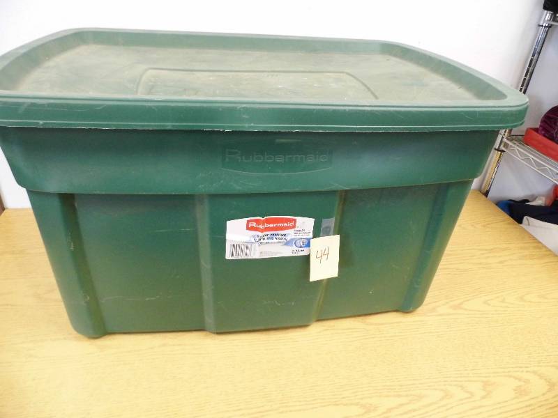 31 Gallon Rubbermaid Tote