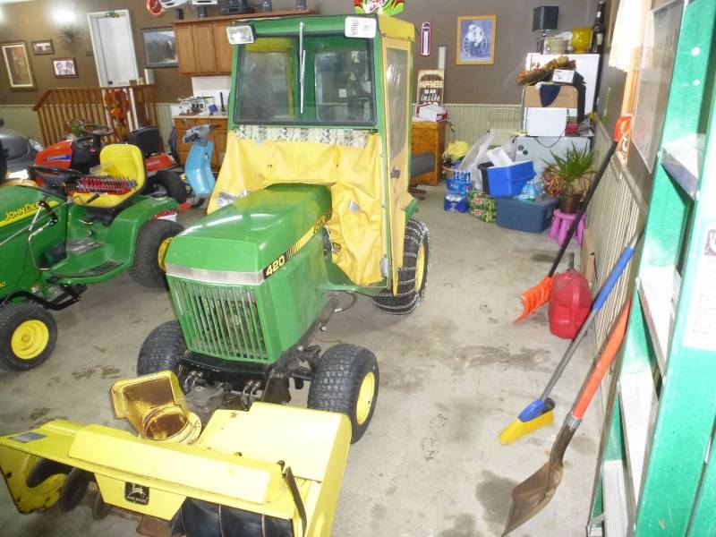 John Deere 420 Lawn Tractor