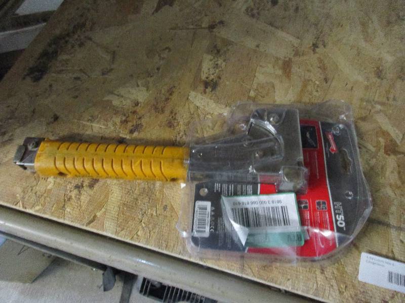 Hammer stapler