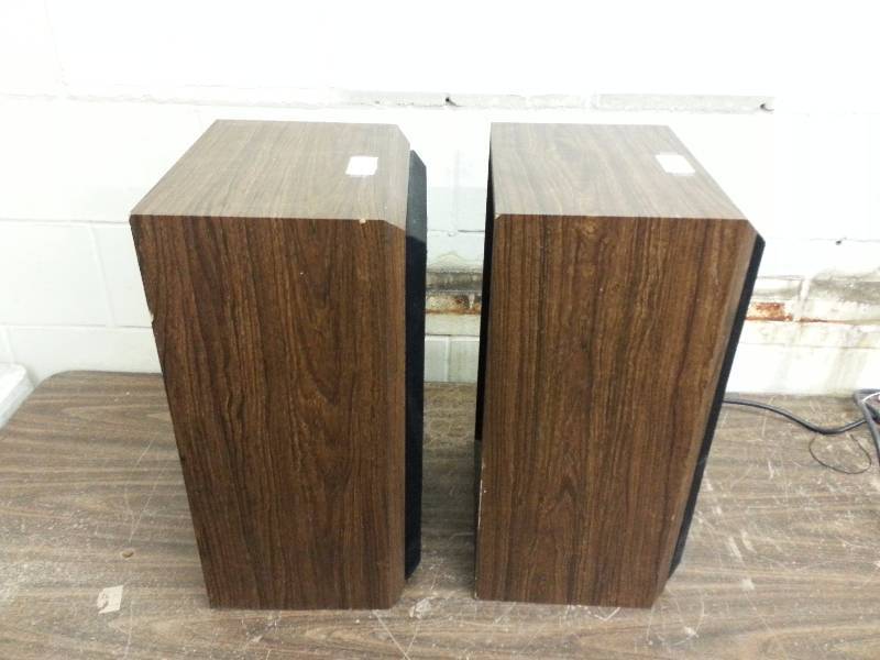 lot 11 image: Vintage Cerwin Vega AT-8 Speakers