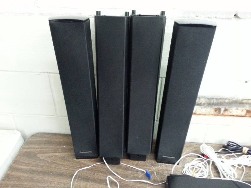 lot 14 image: Panasonic SA-BT300 7.1 Blu-Ray Home Theater Sound System