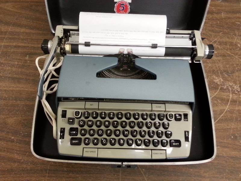 lot 26 image: Smith Corona Electra 120 Typewriter