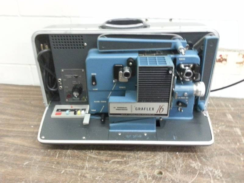 lot 27 image: Vintage General Precision GRAFLEX 16 Projector