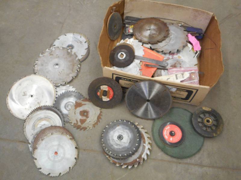 Huge Lot Of Assorted Saw Blades ...