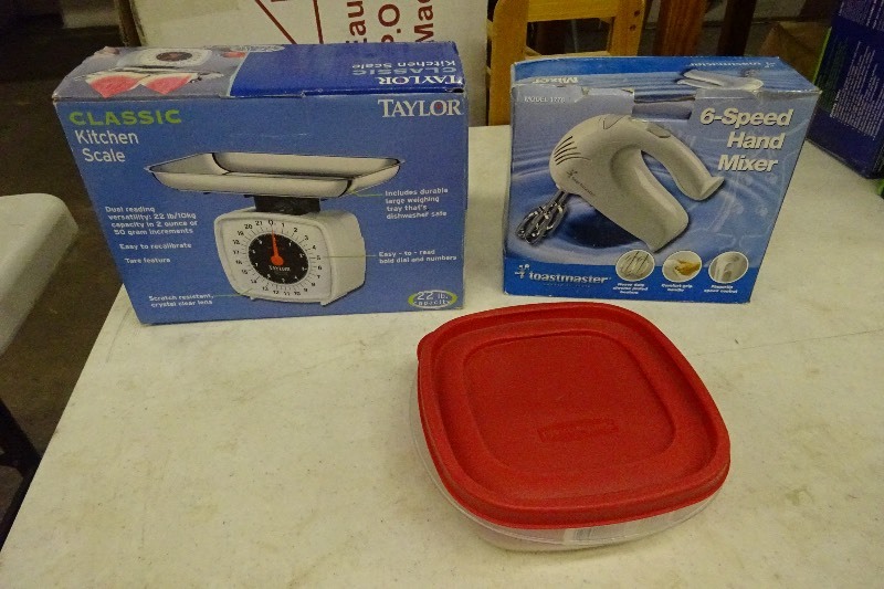 Kitchen scale, 6 speed hand mixer, ruber maid container