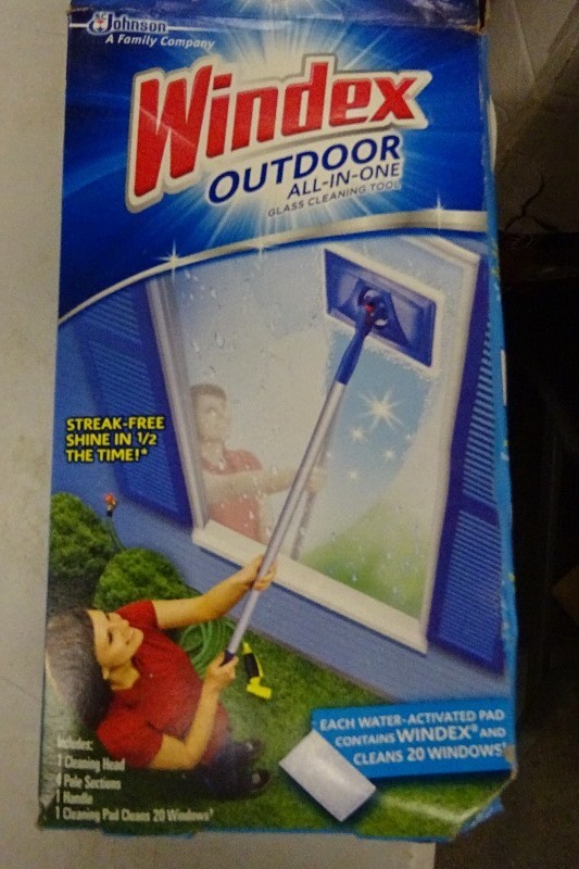 Windex outdoor all in one glass cleaner