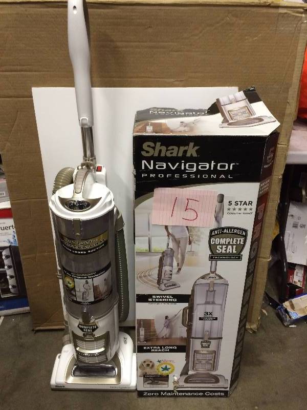 lot 15 image: Shark Navigator Like new