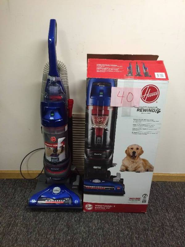lot 40 image: Hoover WindTunnel 2 Rewind Pet Upright Vacuum used tested works