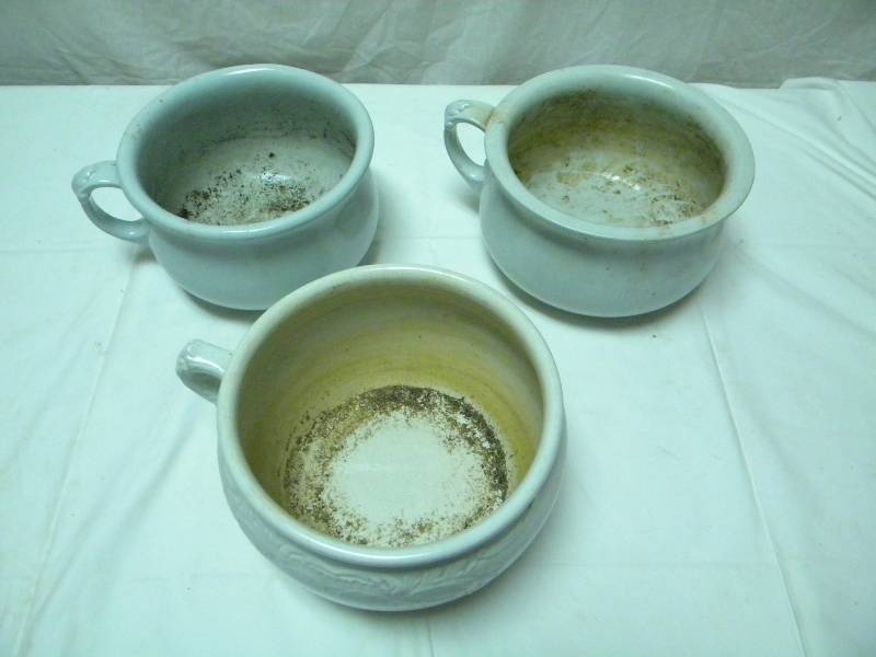 lot 250 image: Vintage Chamber Pots